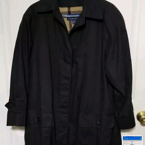**SOLD** London Fog Trenchcoat Raincoat - Picture 2 of 8